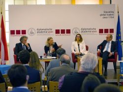 Besuch in der Diplomatische Akademie